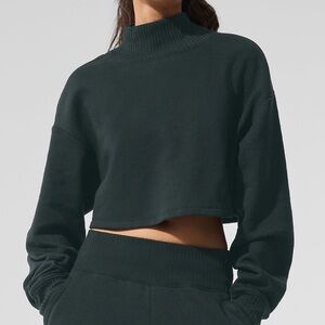 NWT ALO CHARCOAL GREEN SERENITY TOP